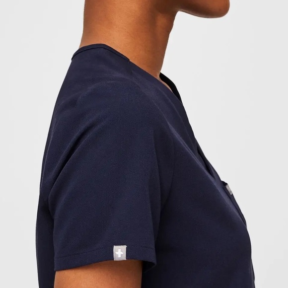 Figs Catarina 1 Pocket Scrub Top Navy PO #3211 Size S - Picture 16 of 16